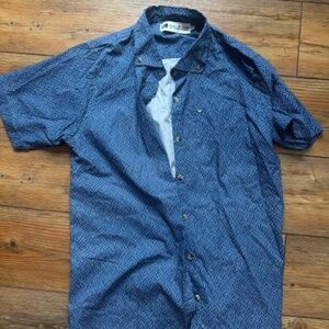 Peau De Loup Short Sleeve Button Up (Size 12)